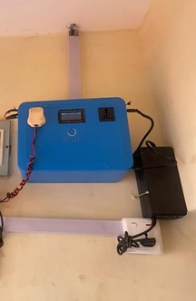 1,000 Wh solar generator installation